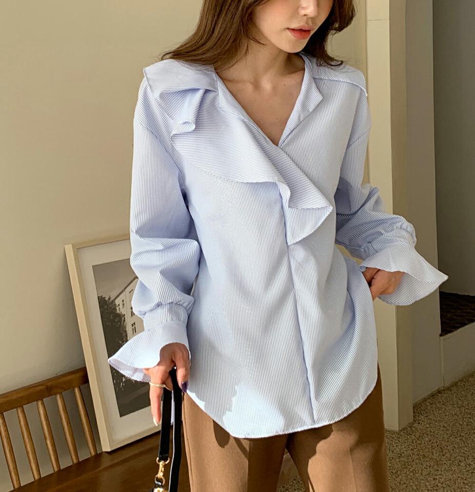 ラッフルカラーストライプブラウス・全3色・t66571 レディース 【bl】韓国ファッション トップス ブラウス 長袖 カラーネック 襟コンシャス ラッフルカラー ストライプ スリット シンプル カジュアル フェミニン 体型カバー ガーリー 春 秋 冬