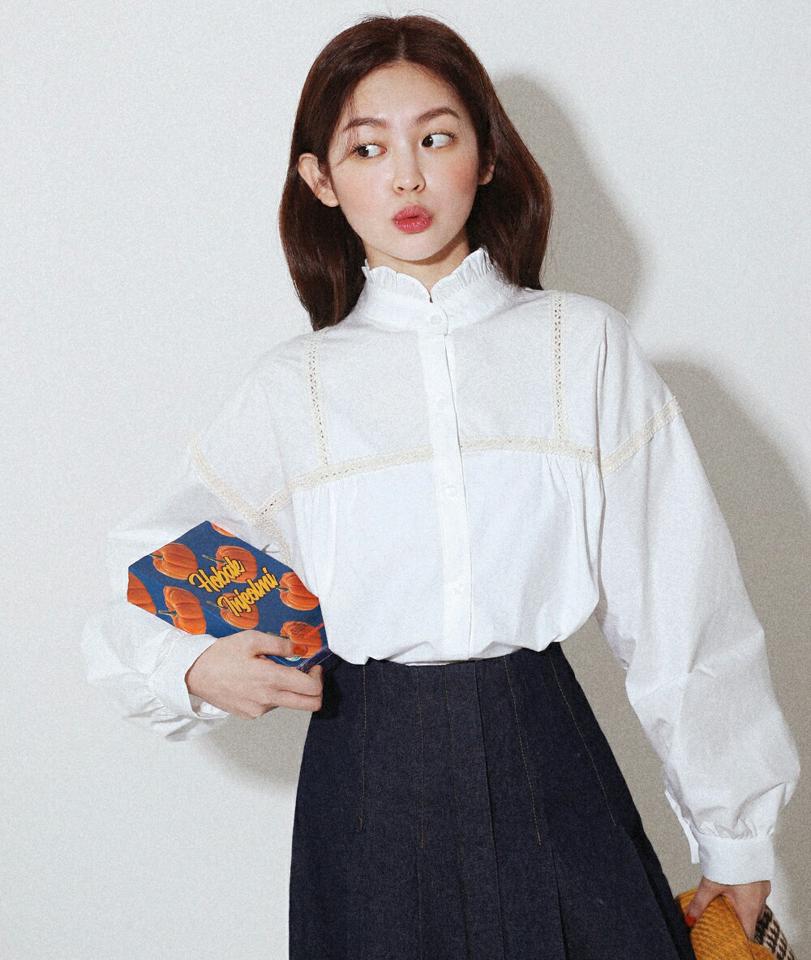 レースラインフリルブラウス・全1色・t00065 レディース 【bl】韓国ファッション トップス ブラウス 長袖 バンドカラー レースライン フリル カフス ボタン ギャザー 無地 シンプル 大人 体型カバー ルーズ カジュアル フェミニン 春 秋 冬