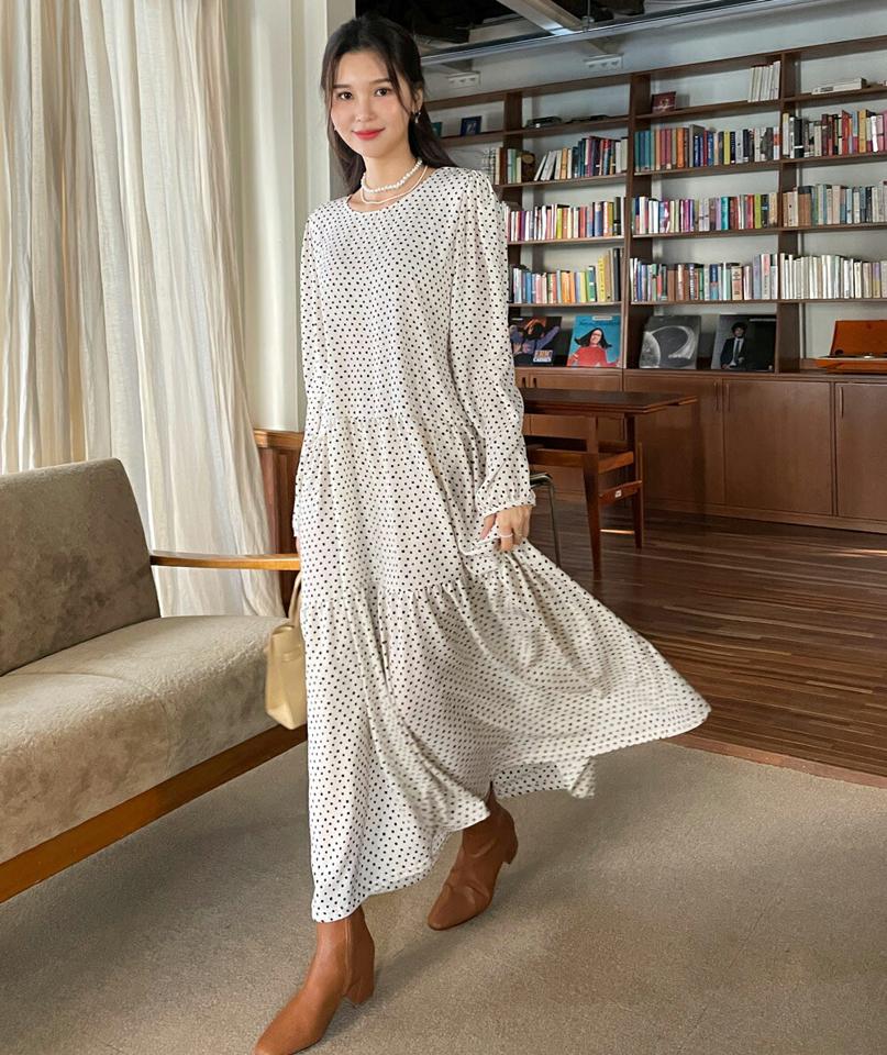 ドットティアードワンピース・全3色・t63302 レディース 【ops】韓国ファッション ワンピース ロングワンピース 長袖 ラウンドネック ドットパタン ティアード ボタン ロング丈 シンプル 体型カバー カジュアル 秋 冬