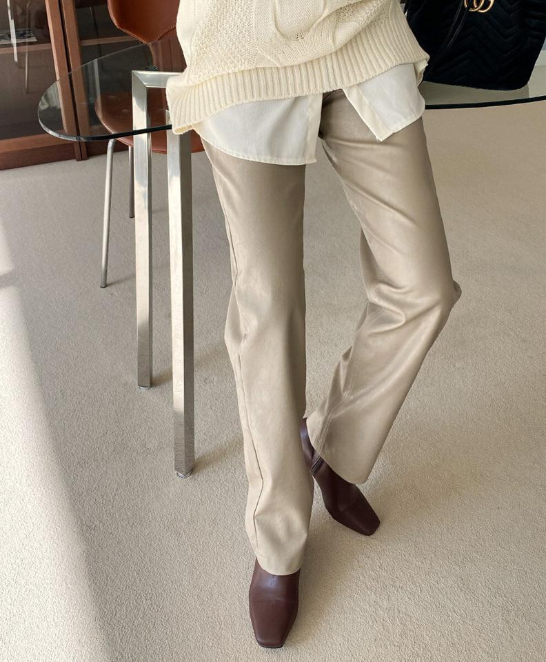 【10%OFF】レザー調ボタンフライパンツ・全3色・t71645 レディース 【pt】パンツ ズボン ロングパンツ 長ズボン 単色 無地 シンプル ベーシック 大人 カジュアル 春 秋 冬 韓国ファッション ハイホリHIHOLLI【パンツセール】