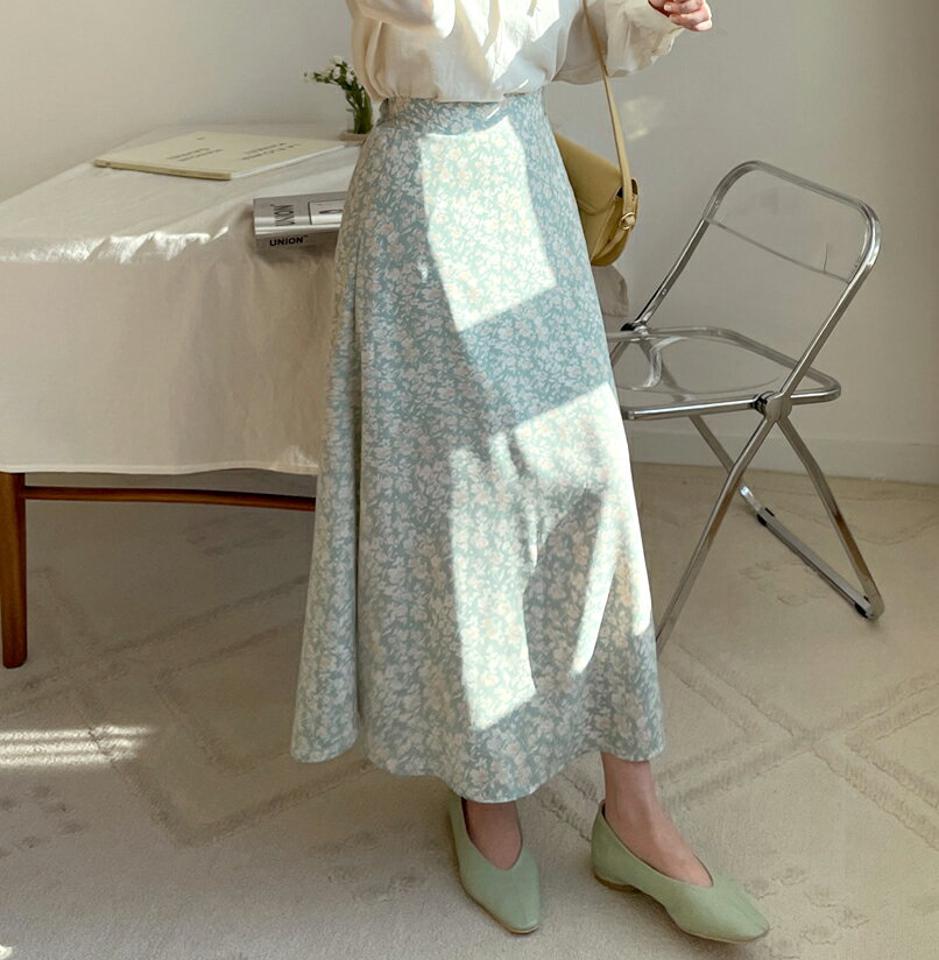フローラルフレアスカート・全3色・t00082 レディース 【sk】韓国ファッション ボトムス スカート ロング ロングスカート 花柄 フラワー フローラル フレア Aライン ロング丈 シンプル 細身 大人 カジュアル フェミニン 体型カバー 秋 冬