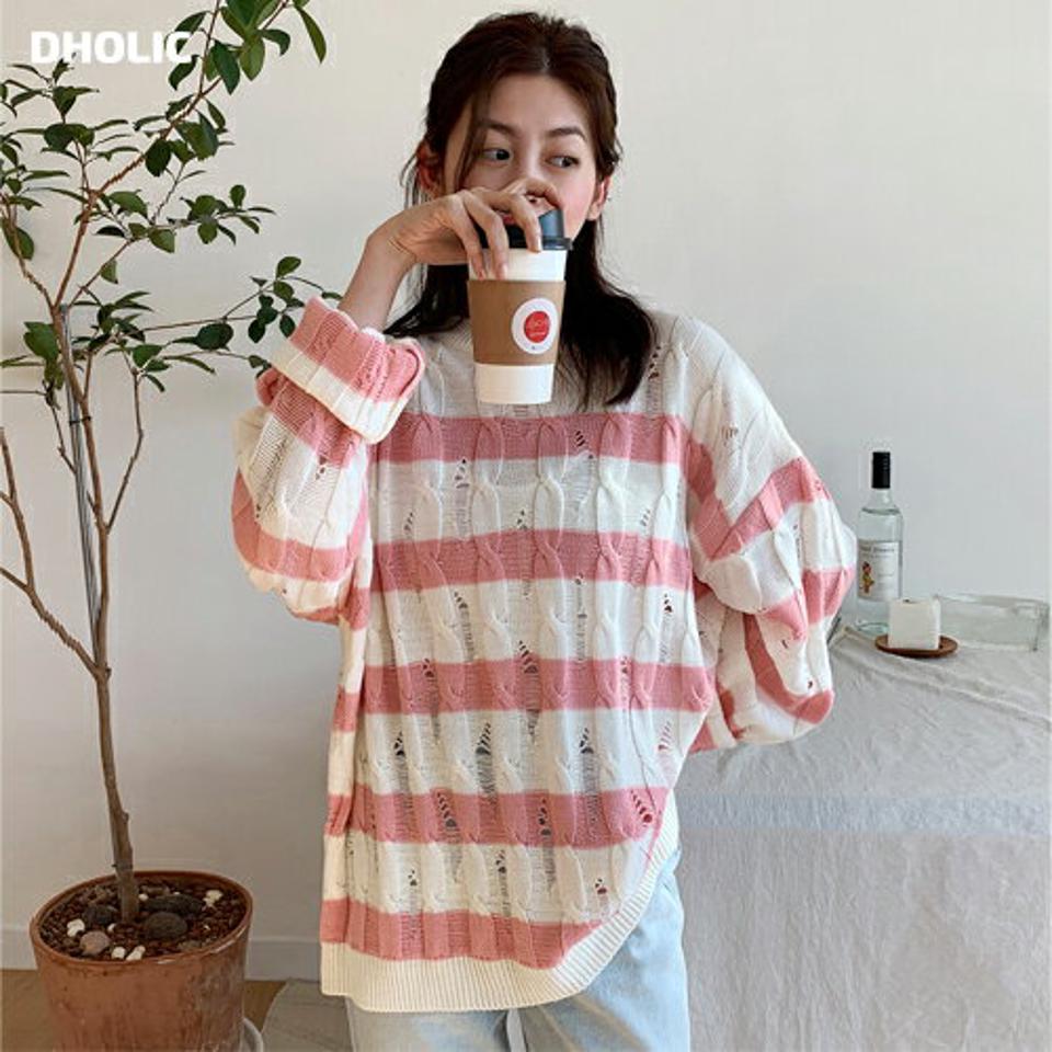 【只今10%OFF】ダメージボーダーツイストニット・全4色・t00070 レディース 【tops】韓国ファッション トップス ニット 大人 長袖 ラウンドネック ボーダー ツイスト編み ダメージ処理 ドロップショルダー ルーズ シンプル 体型カバー フェミニン 秋 冬【ニットセール】