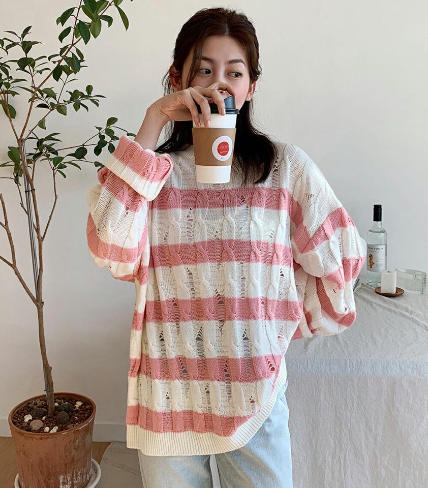 【只今10%OFF】ダメージボーダーツイストニット・全4色・t00070 レディース 【tops】韓国ファッション トップス ニット 大人 長袖 ラウンドネック ボーダー ツイスト編み ダメージ処理 ドロップショルダー ルーズ シンプル 体型カバー フェミニン 秋 冬【ニットセール】