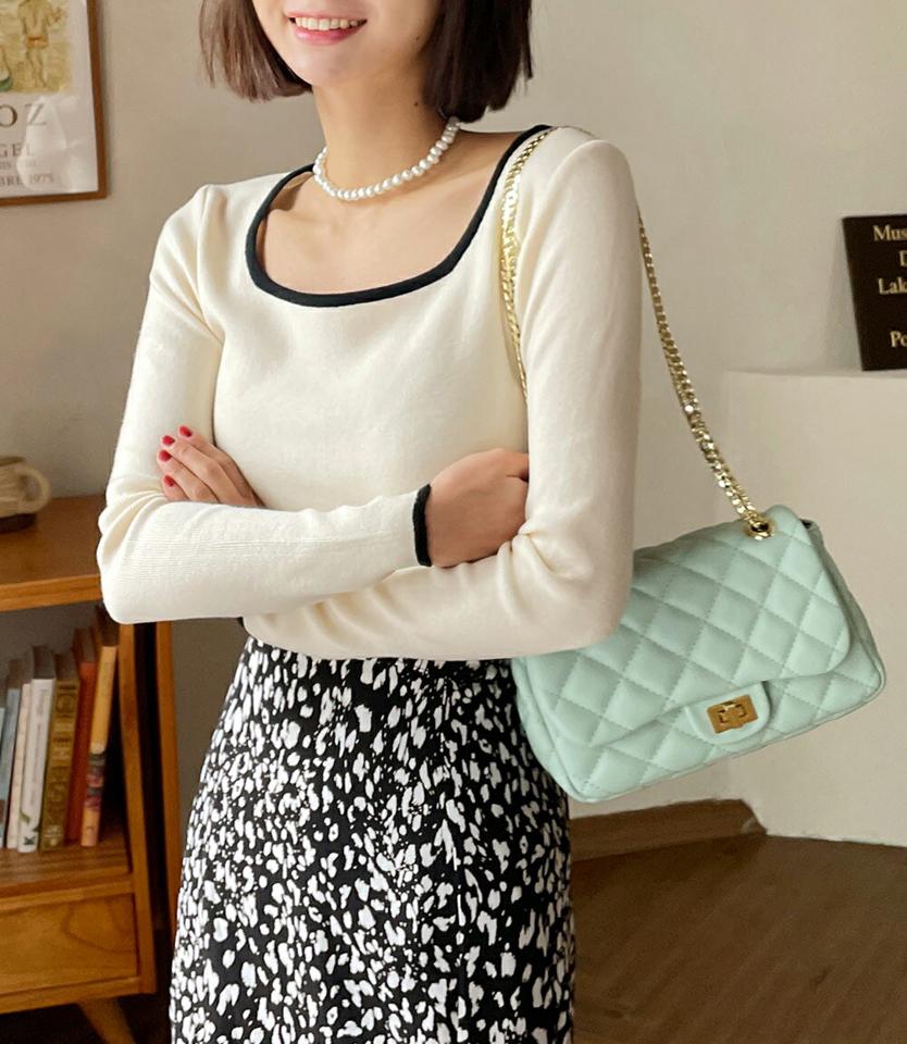 コントラストラインスクエアニット・全4色・t66152 レディース 【tops】韓国ファッション トップス ニット 大人 長袖 スクエアネック コントラスト クロップド丈 メリハリ スリム シンプル 体型カバー フェミニン カジュアル 秋 冬