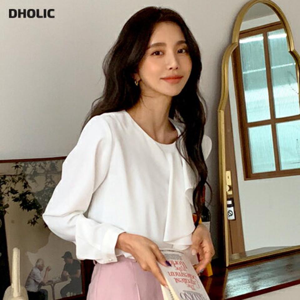 ≪人気商品再入荷≫パール調ボタンラッフルブラウス・b65337 レディース 【bl】韓国ファッション トップス ブラウス 長袖 ラウンドネック パール調 ボタン フリル ラッフル 無地 シンプル カジュアル フェミニン ガーリー 春 秋 冬