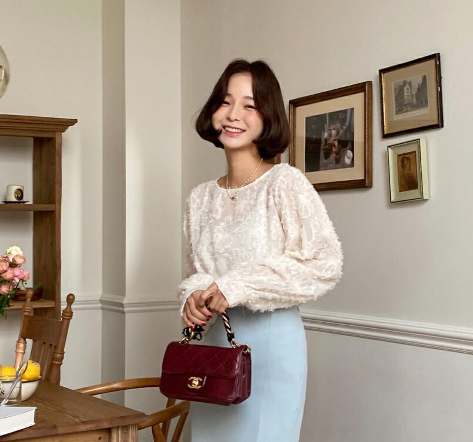 ≪人気商品再入荷≫フローラルテクスチャーブラウス・全3色・b00160 レディース 【bl】韓国ファッション トップス ブラウス 長袖 ラウンドネック レス 花柄 フラワー フローラル テクスチャー カジュアル フェミニン もこもこ ふわふわ 春 秋 冬