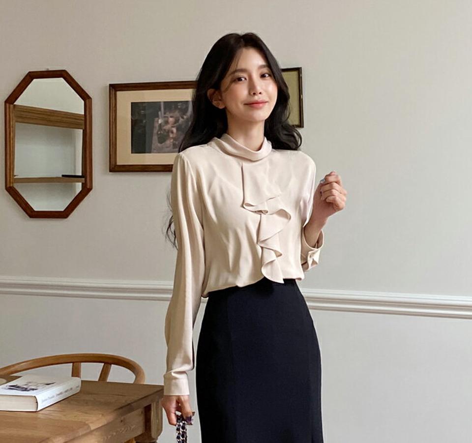 ハーフネックラッフルシフォンブラウス・全3色・t00159 レディース 【bl】韓国ファッション トップス ブラウス 長袖 ハーフネック ラッフル シフォン ボタン 無地 シンプル カジュアル フェミニン 体型カバー ガーリー 春 秋 冬