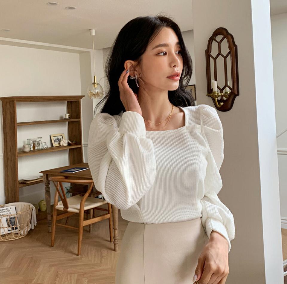 スクエアパフTシャツ・全4色・t00161 レディース 【tops】韓国ファッション トップス Tシャツ 大人 長袖 スクエアネック クロップド丈 デコルテ パフスリーブ シンプル 体型カバー 細身 フェミニン カジュアル 秋 冬