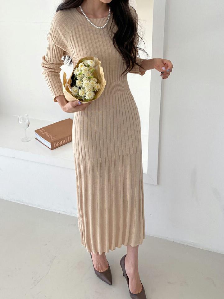 リブスリムニットワンピース・全3色・b66456 レディース 【ops】韓国ファッション ワンピース ロングワンピース 長袖 ラウンドネック リブ スリム ニットワンピース ロング丈 無地 シンプル 体型カバー フェミニン カジュアル 秋 冬