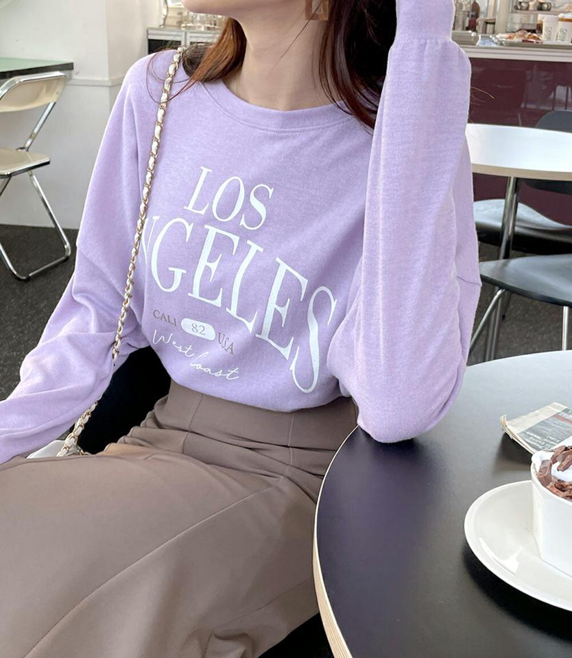 【スーパーセール特価】LOS ANGELESレタリングTシャツ・全4色・t66379 レディース 【tops】韓国ファッション トップス Tシャツ 大人 長袖 ラウンドネック レタリング 英字 ロゴ スリット ドロップショルダー シンプル 体型カバー 細身 フェミニン カジュアル デイリー 秋 冬
