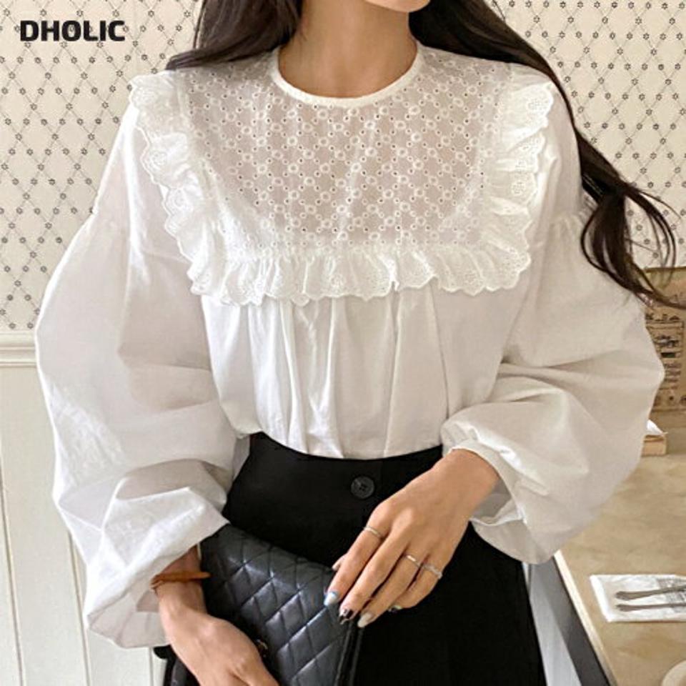 スクエアアイレットレースブラウス・全2色・b00135 レディース 【bl】韓国ファッション トップス ブラウス 長袖 ラウンドネック 襟コンシャス スクエア アイレットレース 花柄 フラワー シンプル カジュアル フェミニン ガーリー 春 秋 冬