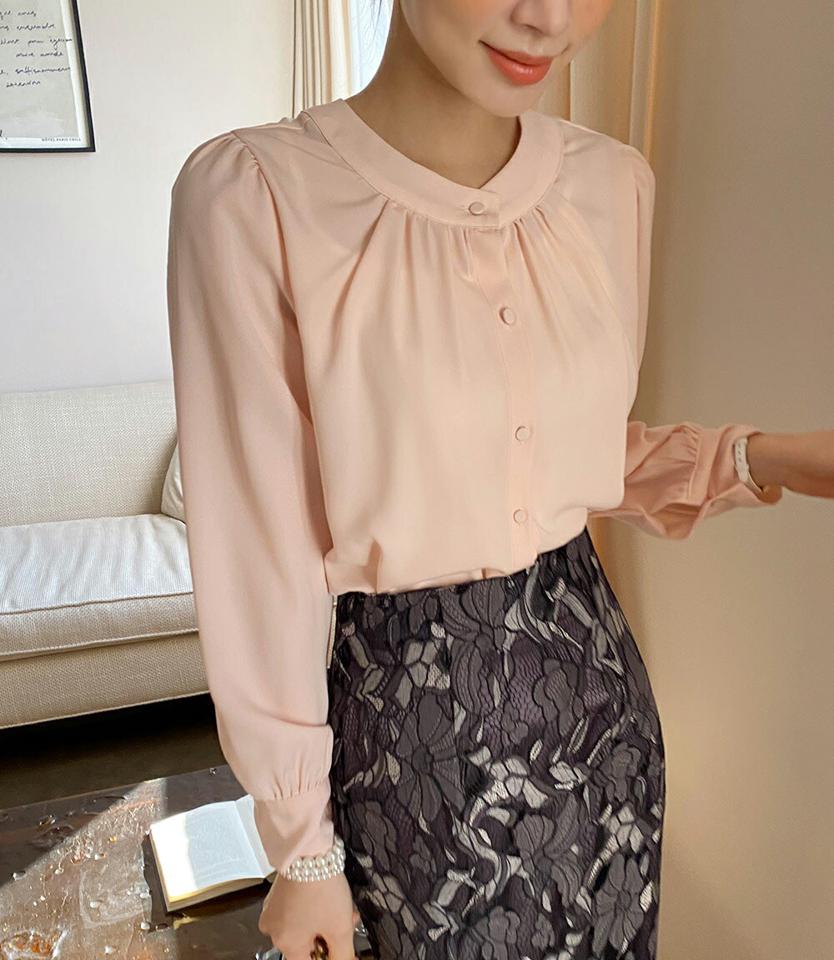 2WAYギャザーブラウス・全4色・b71579 レディース 【bl】トップス ブラウス 長袖 前後着用自由 単色 無地 シンプル 大人 くるみボタン ラウンドネック ピンク パステル フェミニン オフィスカジュアル 春 秋 冬 韓国ファッション ハイホリHIHOLLI