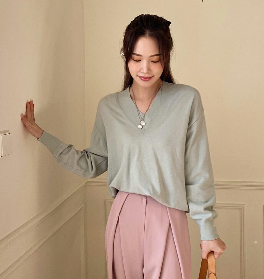 Vネックルーズフィットニット・全4色・b00135 レディース 【tops】トップス ニット 長袖 ルーズ ゆったり 単色 無地 シンプル ベーシック Vネック カジュアル ラフ 秋 冬 韓国ファッション ハイホリHIHOLLI
