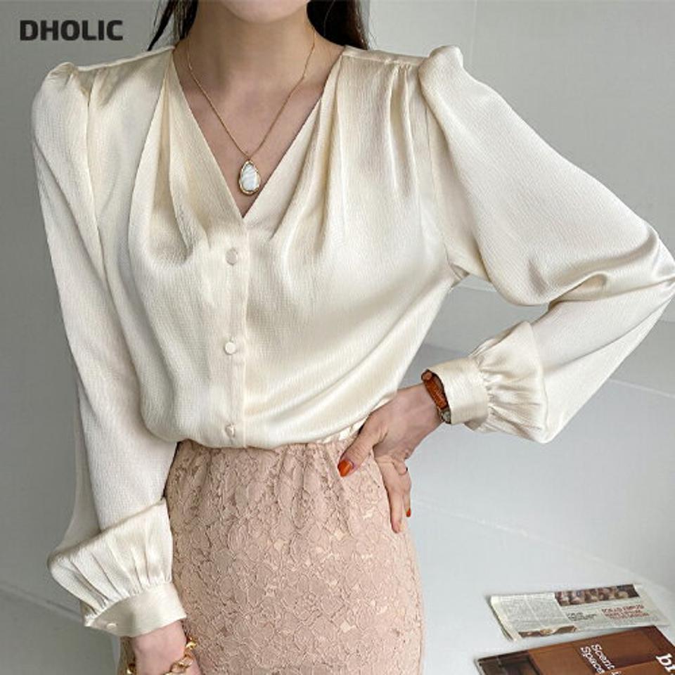 【マラソン特価】Vネックサテンボタンブラウス・全3色・b71649 レディース 【bl】トップス ブラウス 長袖 サテン Vネック 単色 無地 シンプル ベーシック 大人 きれいめ 上品 光沢感 高級感 ギャザー 春 秋 冬 韓国ファッション ハイホリHIHOLLI