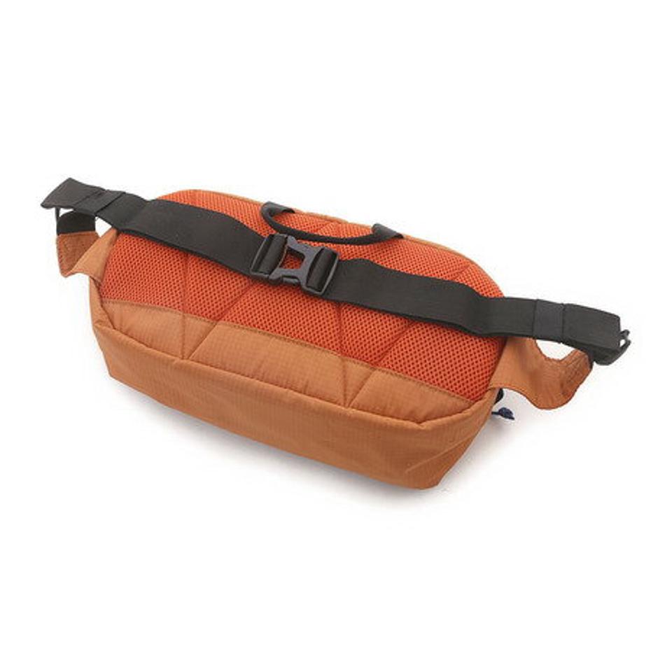 ホールアース（Whole Earth） WAIST BAG-M ウエストバッグ WES17F04-9201 DORN