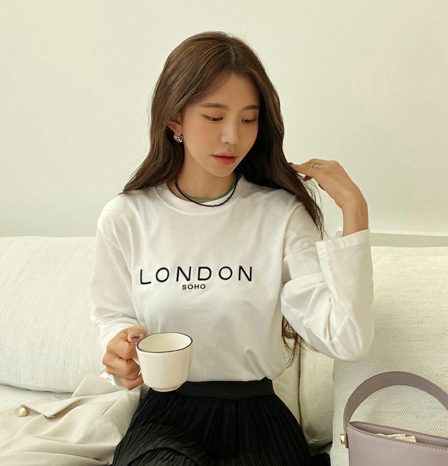 LONDON刺?ロゴTシャツ・全3色・t66454 レディース 【tops】韓国ファッション トップス Tシャツ 大人 長袖 ラウンドネック レタリング 英字 ロゴ 刺? モダール混 シンプル 体型カバー 細身 フェミニン カジュアル 秋 冬