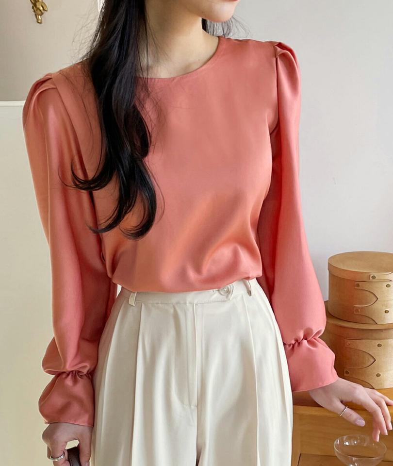 サテンパフブラウス・全4色・t66463 レディース 【bl】韓国ファッション トップス ブラウス 長袖 ラウンドネック サテン パフスリーブ 光沢 無地 シンプル カジュアル 水色 フェミニン ガーリー 春 秋 冬