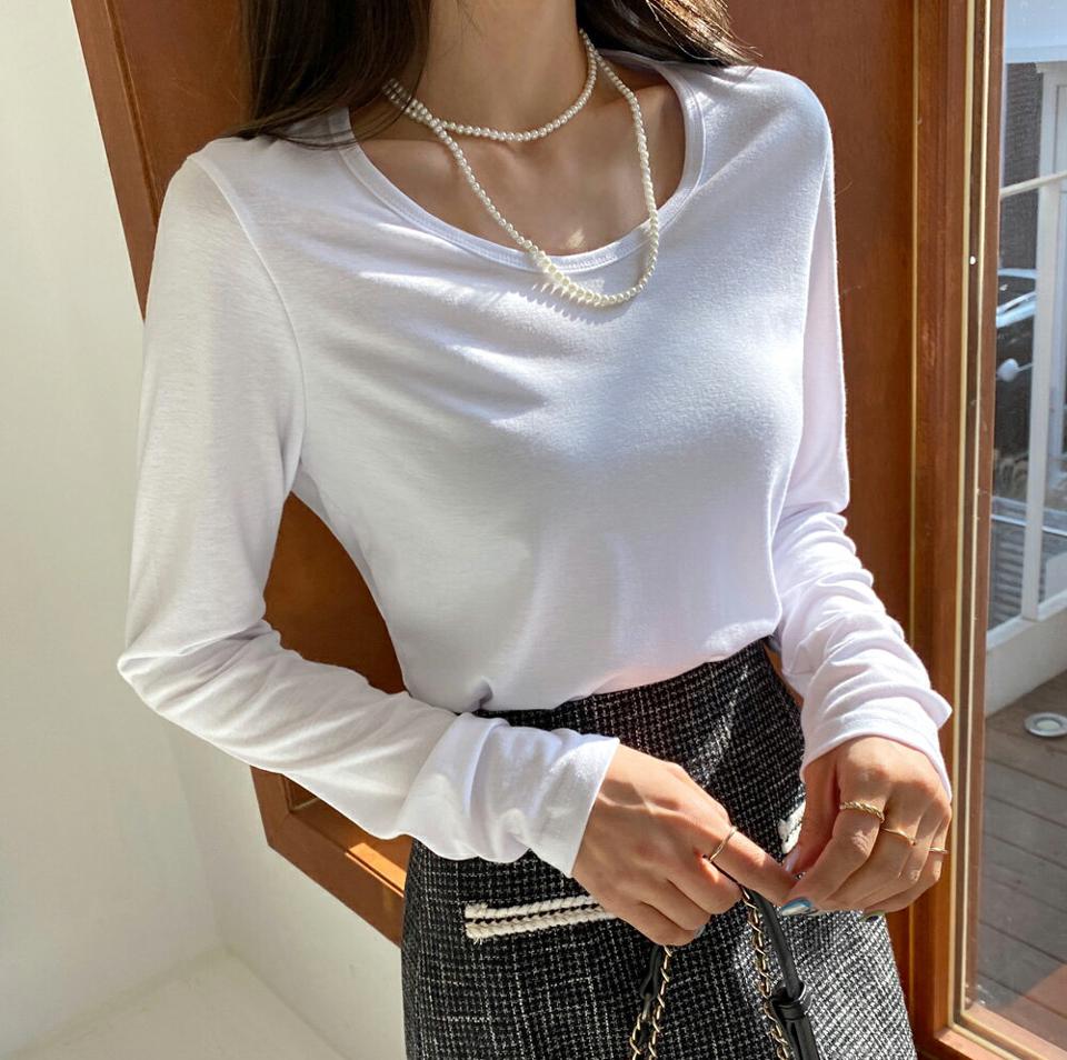 UネックTシャツ・全4色・t65415 レディース 【tops】韓国ファッション トップス Tシャツ 大人 長袖 Uネック スリム 無地 ベーシック シンプル 伸縮性 細身 フェミニン カジュアル 秋 冬