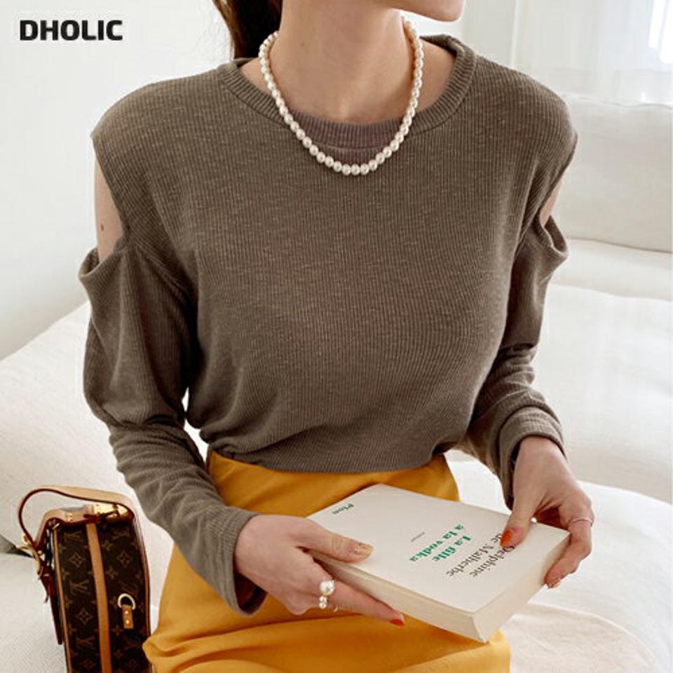 ショルダースリットTシャツ・全3色・t71617 レディース 【tops】トップス カットアウト 肩出し 袖コン 単色 無地 シンプル カジュアル ユニーク ラフ 春 秋 冬 韓国ファッション ハイホリHIHOLLI