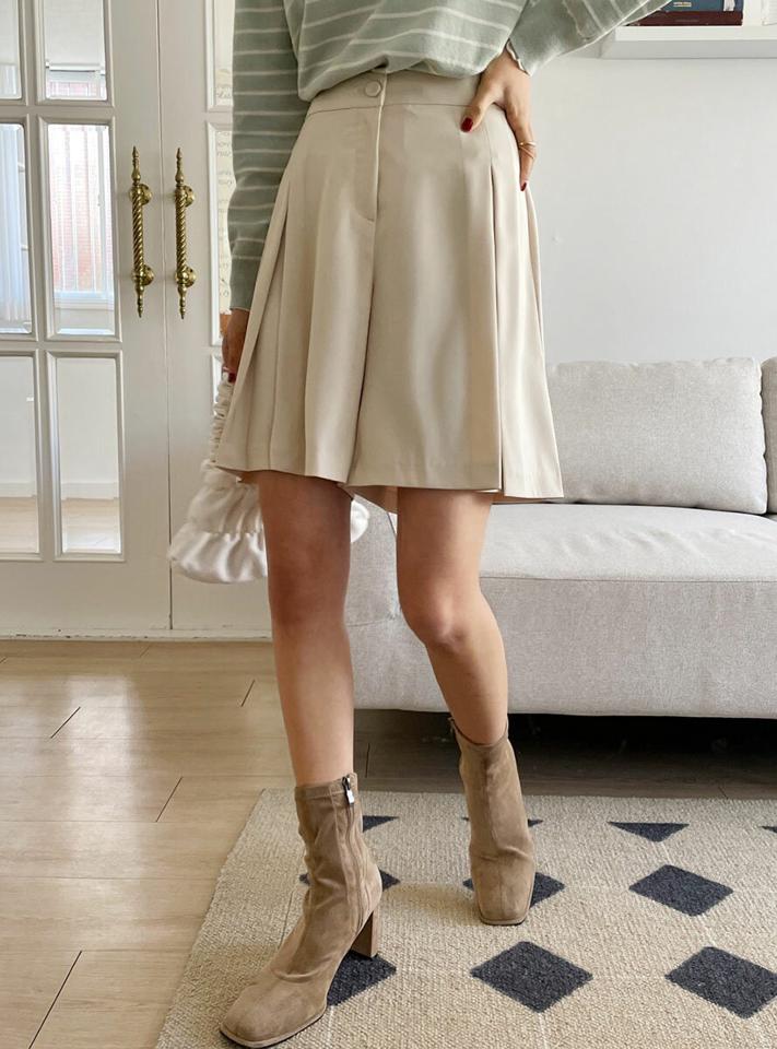 ハーフスラックス・全2色・t66647 レディース 【pt】韓国ファッション ボトムス ハーフ ハーフパンツ スラックス ハイウエスト ワイド モダン 無地 シンプル 体型カバー 足長 美脚 フェミニン カジュアル 秋 春