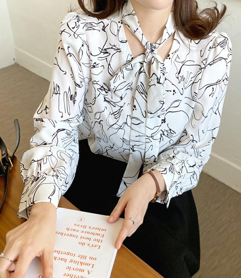 フルーツプリントリボンブラウス・全2色・b00160 レディース 【bl】韓国ファッション トップス ブラウス 長袖 Vネック ボウタイ フルーツ プリント リボン シンプル カジュアル フェミニン 体型カバー ガーリー 春 秋 冬