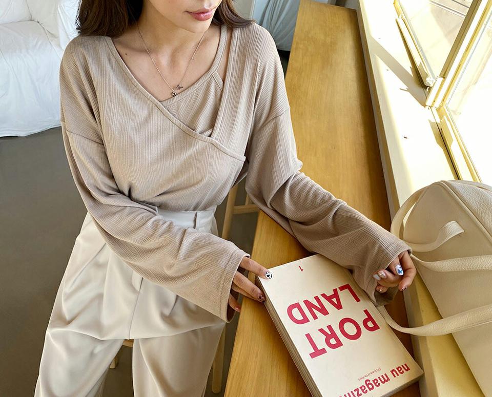【タイム特価】ダイアゴナルレイヤード調Tシャツ・全3色・e63322 レディース 【tops】韓国ファッション トップス Tシャツ 大人 長袖 Vネック ドロップショルダー ダイアゴナル レイヤード調 シンプル 細身 フェミニン カジュアル 秋 冬 【TS】セール