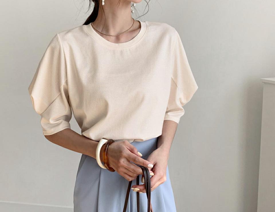 パフスリーブTシャツ・全3色・e66345 レディース 【tops】韓国ファッション トップス Tシャツ 大人 半袖 ラウンドネック パフスリーブ タック 無地 シンプル 二の腕カバー 細身 フェミニン カジュアル 秋 冬 人気