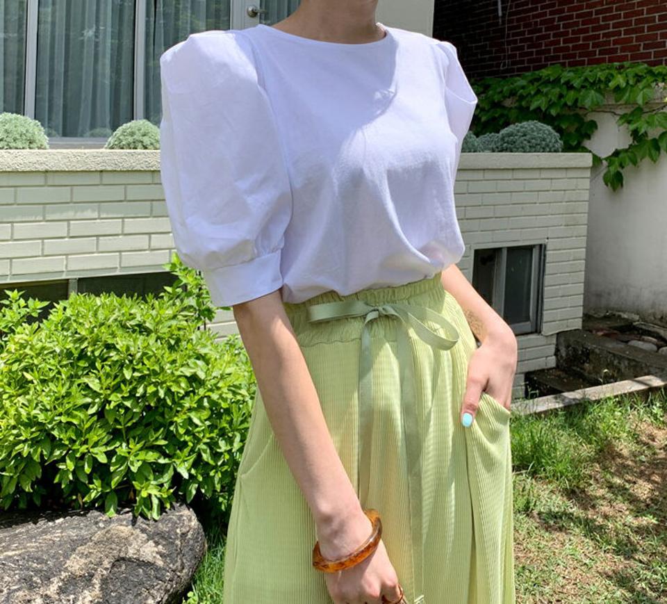 コントラストパフスリーブTシャツ・全3色・e66561 レディース 【bl】韓国ファッション トップス ブラウス 半袖 ラウンドネック コントラスト パフスリーブ 無地 シンプル カジュアル フェミニン ガーリー 春 秋 冬