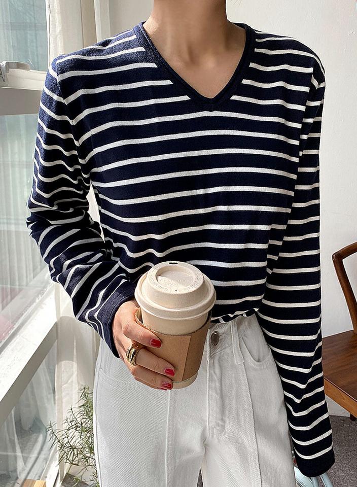 ボーダーVネックロールニット・全3色・t66665 レディース 【tops】韓国ファッション トップス ニット 大人 長袖 Vネック ボーダー ロール 配色 シンプル 体型カバー フェミニン カジュアル デイリー 秋 冬