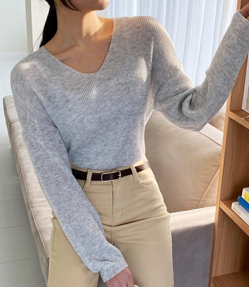 ソフトVネックニット・全5色・b02024 レディース 【tops】韓国ファッション トップス ニット 大人 長袖 Vネック ドロップショルダー ソフト カラーニット 無地 シンプル フェミニン カジュアル デイリー 秋 冬
