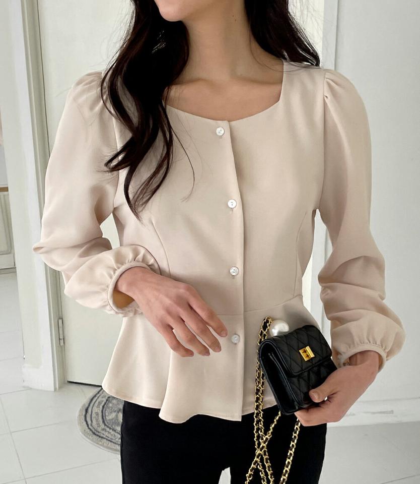 スクエアペプラムブラウス・全3色・t02020 レディース 【bl】韓国ファッション トップス ブラウス 長袖 スクエアネック ペプラム パフスリーブ 無地 シンプル カジュアル フェミニン 体型カバー ガーリー 春 秋 冬