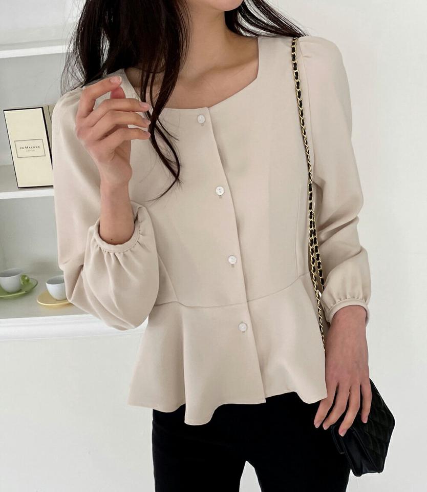 スクエアペプラムブラウス・全3色・t02020 レディース 【bl】韓国ファッション トップス ブラウス 長袖 スクエアネック ペプラム パフスリーブ 無地 シンプル カジュアル フェミニン 体型カバー ガーリー 春 秋 冬