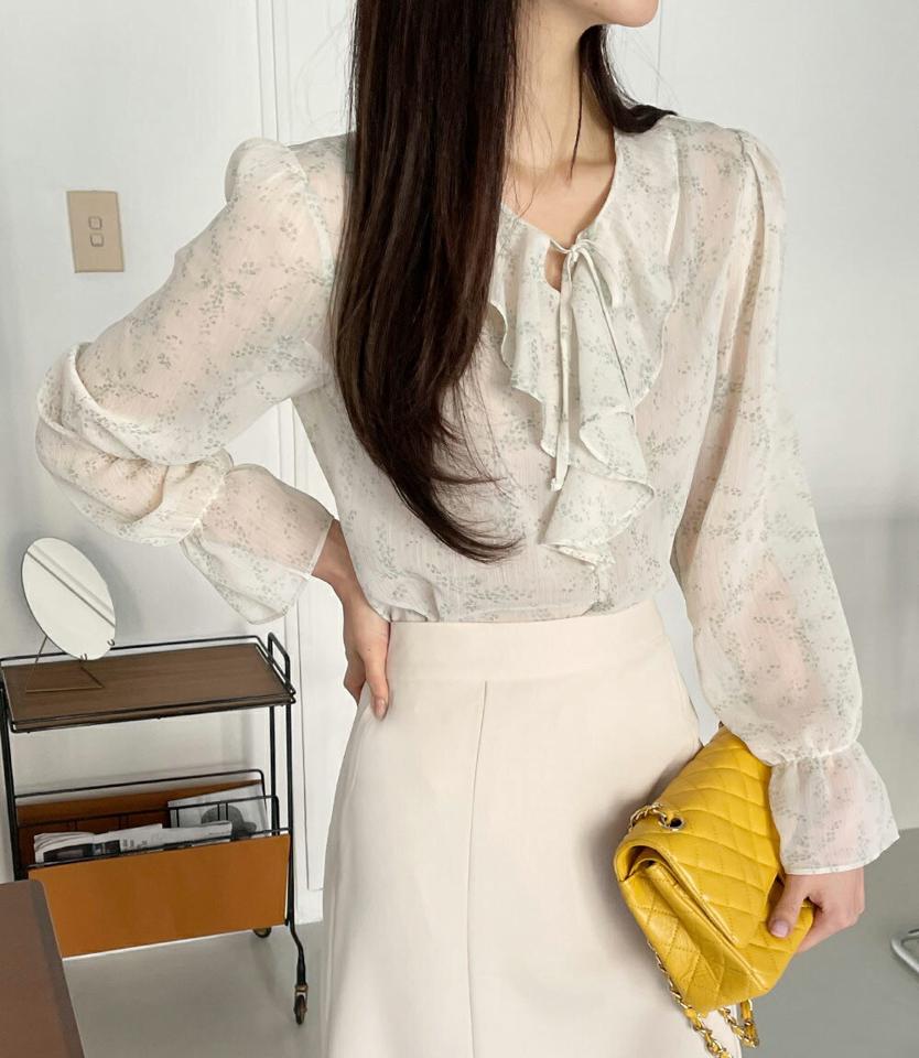 フローラルフリルブラウス・全3色・b00136 レディース 【bl】韓国ファッション トップス ブラウス 長袖 ネックフリル シフォン 花柄 フラワー フローラル アンバランス丈 シンプル カジュアル フェミニン ガーリー 春 秋 冬