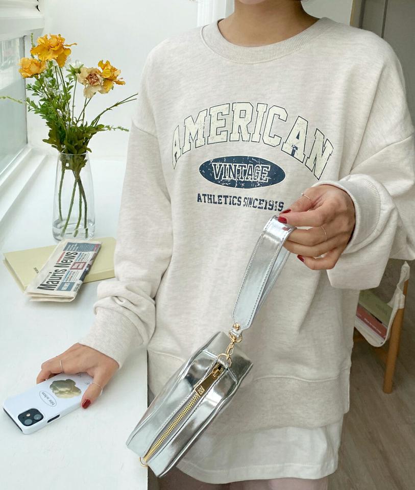 レタリングレイヤードスウェット・全3色・b66258 レディース 【tops】韓国ファッション トップス スウェット 大人 長袖 ラウンドネック スリット レタリング ロゴ 英字 レイヤード シンプル フェミニン カジュアル デイリー 秋 冬