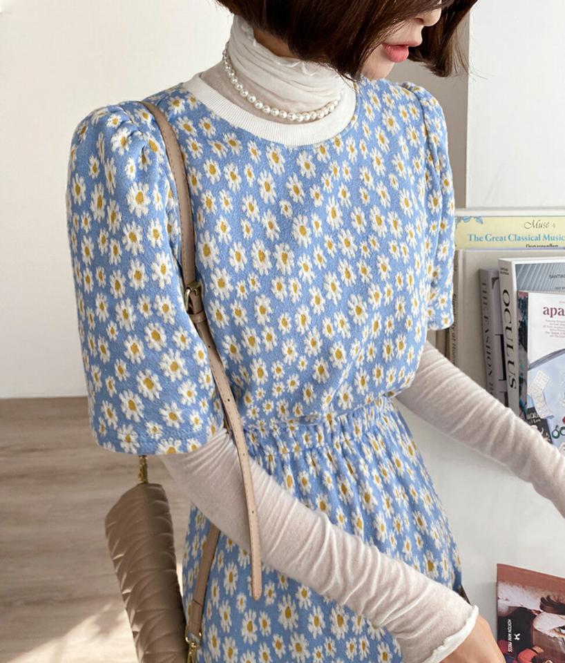 フローラルハーフスリーブTシャツ・全2色・t66230 レディース 【tops】韓国ファッション トップス Tシャツ 大人 半袖 ラウンドネック 花柄 フラワー フローラル ハーフスリーブ シンプル 体型カバー 細身 フェミニン カジュアル デイリー 秋 冬