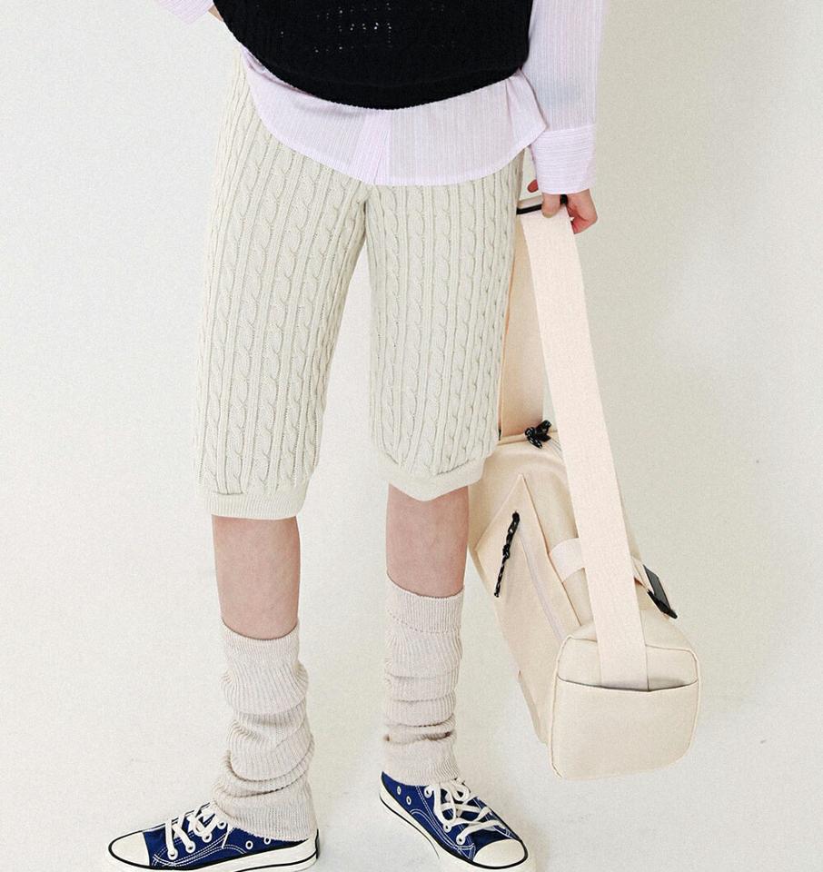 ケーブルニットハーフパンツ・全2色・t71664 レディース 【pt】韓国ファッション ボトムス ハーフ ハーフパンツ ケーブル編み ニットパンツ ハイウエスト シンプル 体型カバー 足長 美脚 フェミニン カジュアル 秋 春