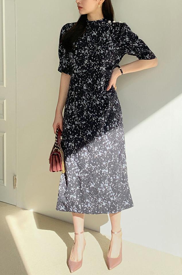 花柄フェイクパールワンピース・全2色・t00135 レディース 【ops】ワンピース ロング丈 ロングワンピース 半袖 ハーフスリーブ りぼん 花柄 大人 パールボタン きれいめ シック 結婚式 学校行事 春 秋 冬 韓国ファッション ハイホリHIHOLLI