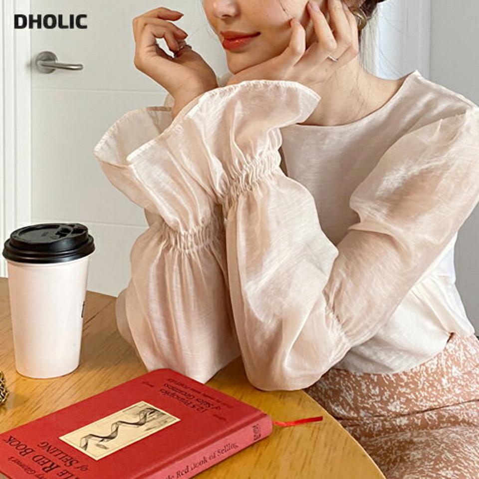 パフシルキーブラウス・全3色・t66544 レディース 【bl】韓国ファッション トップス ブラウス 長袖 ラウンドネック パフスリーブ シルキー シースルー ギャザー シンプル カジュアル フェミニン ガーリー クリスマス 春 秋 冬