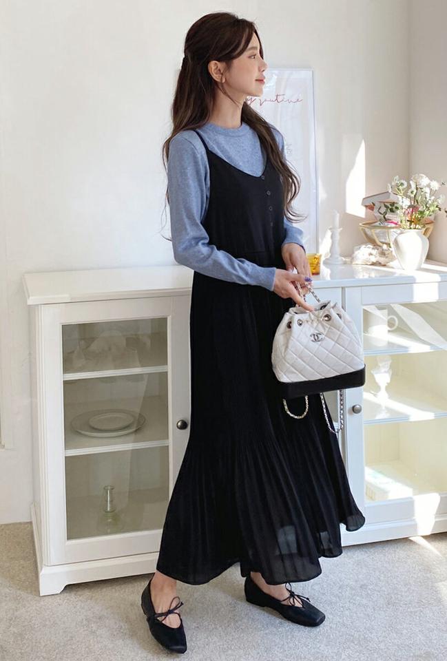 ノースリプリーツワンピース・全2色・t00234 レディース 【ops】韓国ファッション ワンピース ロングワンピース ノースリーブ Vネック キャミタイプ プリーツ ロング丈 無地 シンプル 体型カバー フェミニン カジュアル 秋 冬