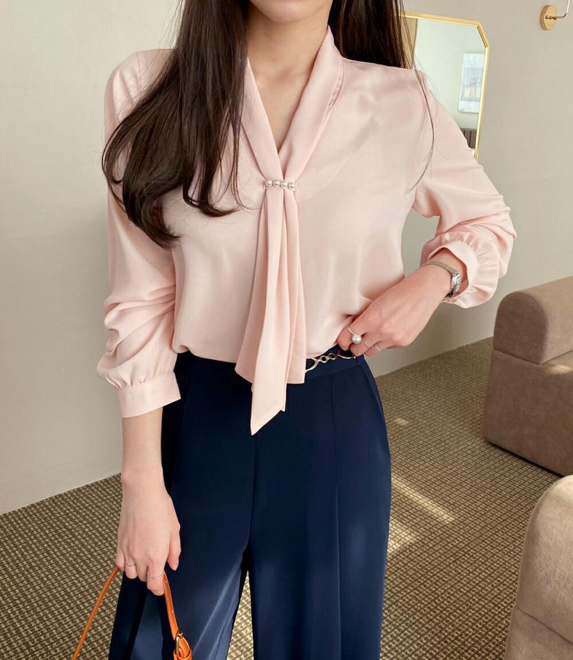 フェイクパールリボンブラウス・全4色・t71660 レディース 【bl】トップス ブラウス 長袖 ボウタイ 単色 オフィス パフスリーブ デコラティブ オケージョン プルオーバー 春 秋 冬 ワンホン バズ クリスマス 韓国ファッション HIHOLLI 人気