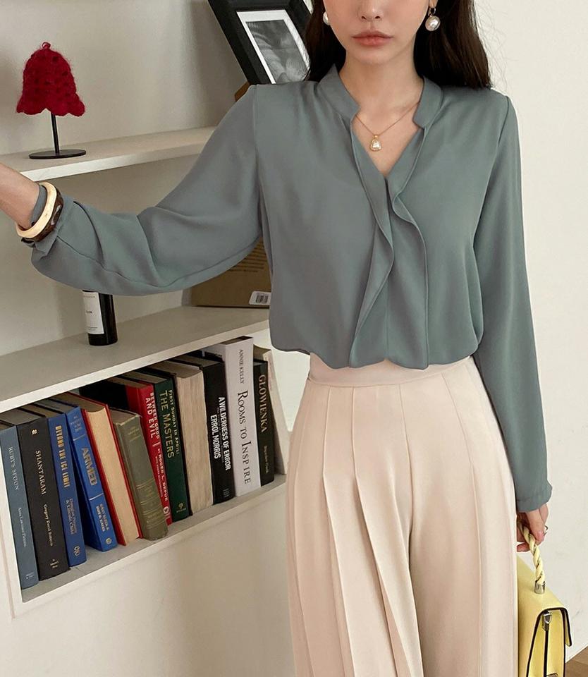 【タイム特価】フリルスリットネックブラウス・全3色・t71830 レディース 【bl】トップス ブラウス 長袖 スリットネック フリル 無地 シンプル カジュアル 大人 フェミニン ガーリー オフィスカジュアル 春 秋 冬 韓国ファッション ハイホリHIHOLLI 【TS】セール