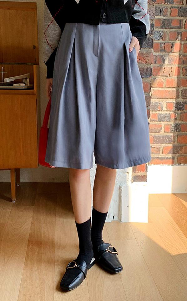 タックハーフパンツ・全4色・t00184 レディース 【pt】韓国ファッション ボトムス ハーフ ハーフパンツ バミューダ タック ワイド ハイウエスト 無地 シンプル 足長 美脚 フェミニン カジュアル 秋 春