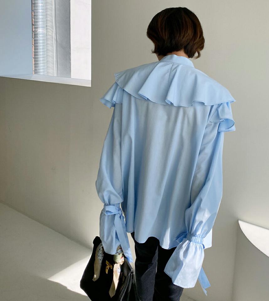 ラッフルくるみボタンブラウス・全3色・t00156 レディース 【bl】トップス ブラウス 長袖 ラッフル フリル 単色 ガーリー 大人 カラーアイテム 水色 体型カバー 可愛い ユニーク 個性的 ボリューム袖 春 秋 冬 韓国ファッション ハイホリHIHOLLI