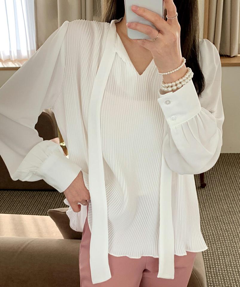 プリーツタイブラウス・全3色・b71658 レディース 【bl】トップス ブラウス 長袖 ボウタイ プリーツ フェミニン ユニーク 大人 シンプル 単色 パフ袖 Vネック 春 秋 冬 韓国ファッション ハイホリHIHOLLI