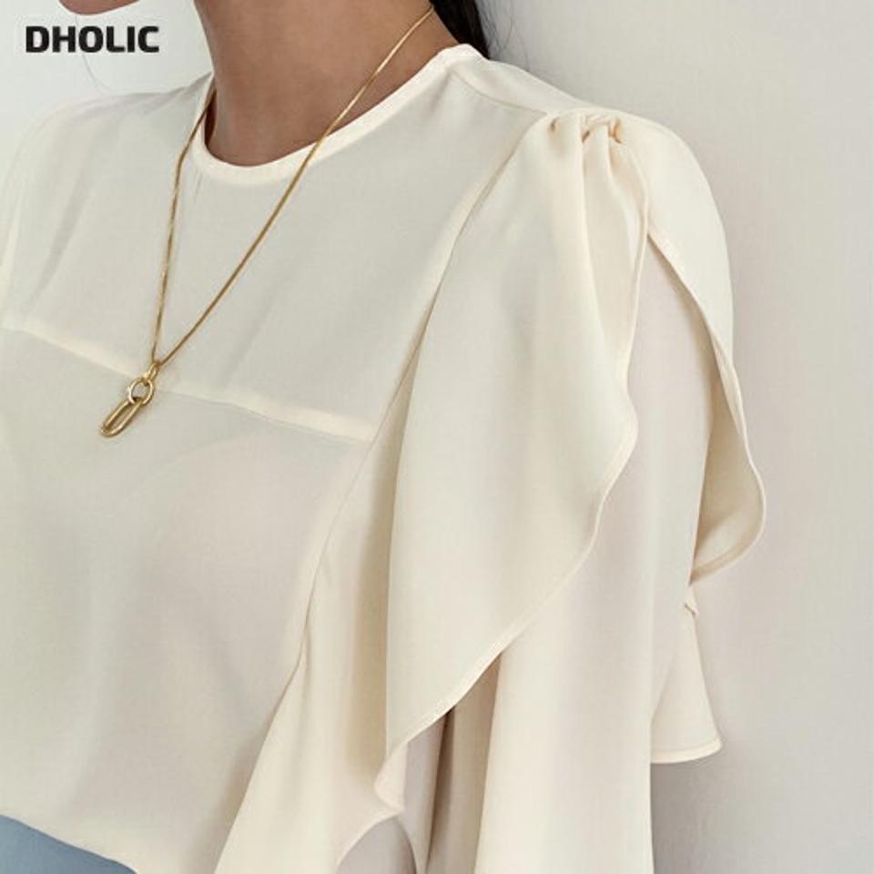 ラッフルショルダーブラウス・全2色・b71659 レディース 【bl】トップス ブラウス 長袖 ラッフル フリル 袖コン 単色 フェミニン かわいい きれいめ 上品 ギャザー 大人 パールボタン オフィスカジュアル　春 秋 冬 韓国ファッション ハイホリHIHOLLI