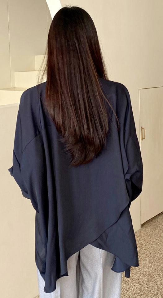 サテンバックスリットシャツ・全4色・t00276 レディース 【bl】韓国ファッション トップス シャツ 長袖 カラーネック サテン スリット アンバランス丈 無地 ベーシック シンプル カジュアル フェミニン ガーリー 春 秋 冬