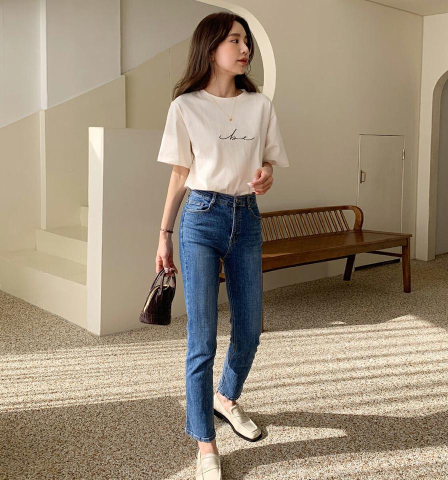 【今だけ送料無料】be刺繍ラウンド半袖Tシャツ・全3色・t00270 レディース 【tops】韓国ファッション トップス Tシャツ 大人 半袖 ラウンドネック 刺繍 レタリング ロゴ シンプル ルーズ フェミニン カジュアル デイリー 春 秋 冬
