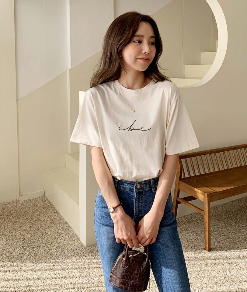 【今だけ送料無料】be刺繍ラウンド半袖Tシャツ・全3色・t00270 レディース 【tops】韓国ファッション トップス Tシャツ 大人 半袖 ラウンドネック 刺繍 レタリング ロゴ シンプル ルーズ フェミニン カジュアル デイリー 春 秋 冬