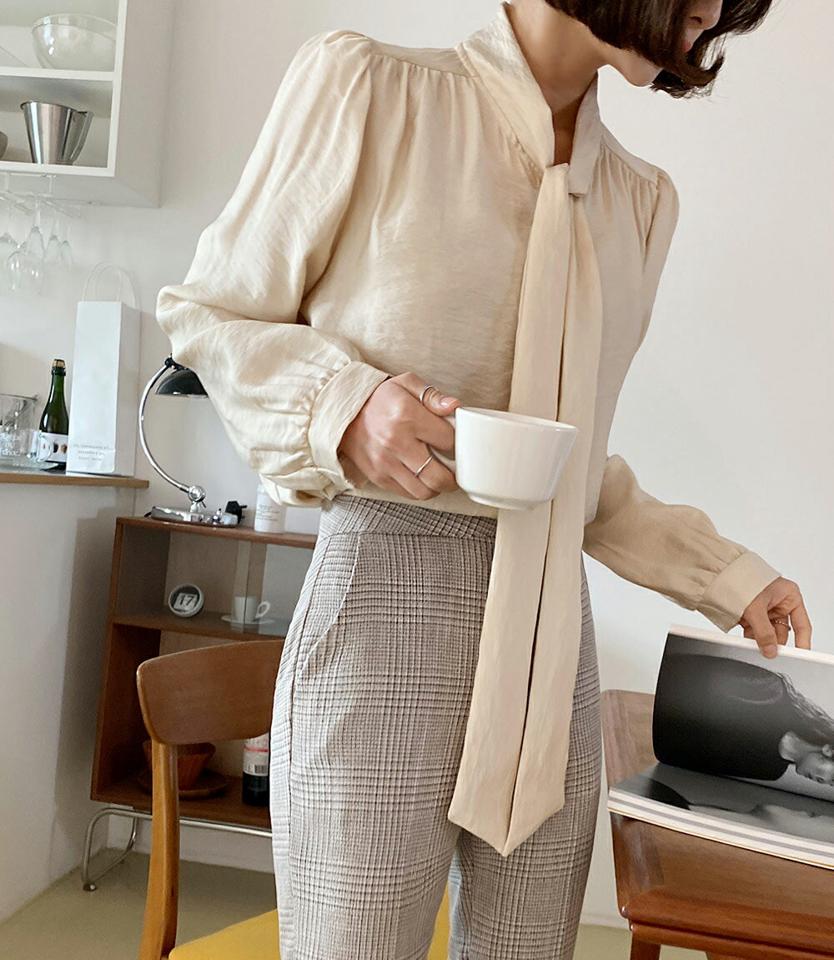 ネックリボンギャザーブラウス・全4色・t66627 レディース 【bl】韓国ファッション トップス ブラウス 長袖 ネックリボン ギャザー 無地 シンプル かわいい カジュアル フェミニン ガーリー 春 秋 冬