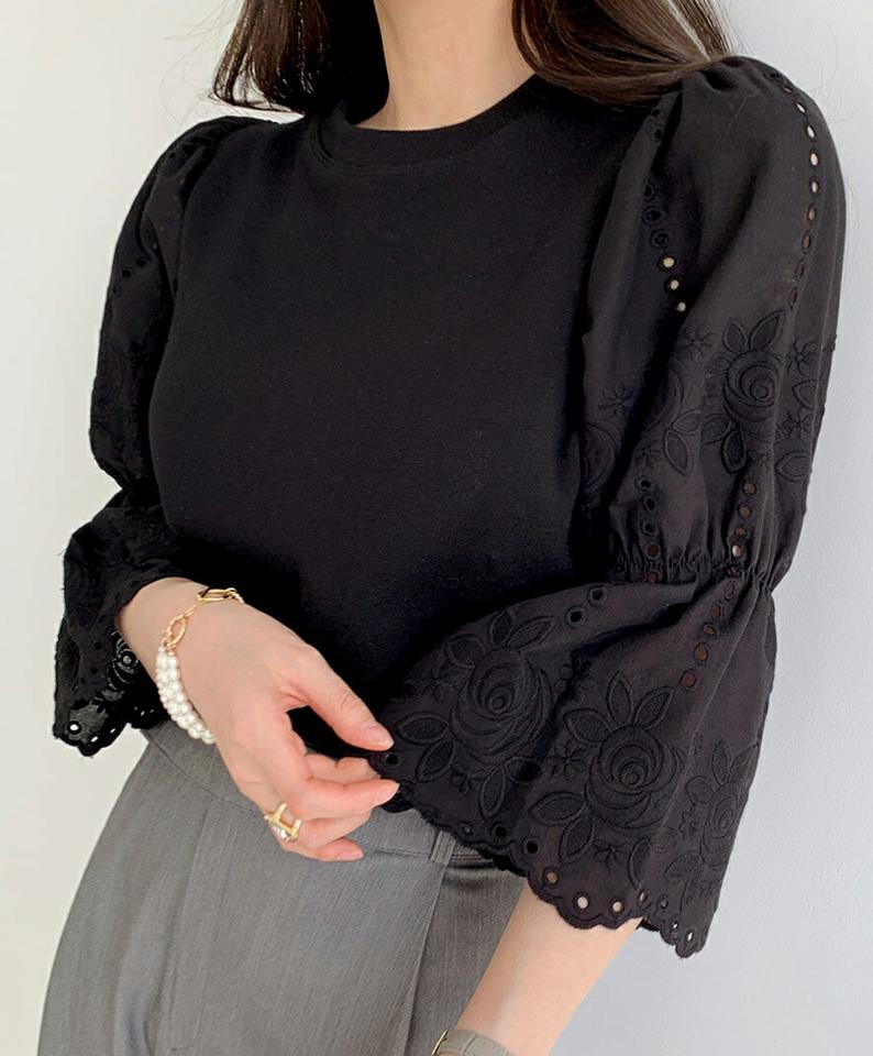 刺繍スリーブTシャツ・全2色・b00151 レディース 【tops】トップス Tシャツ 七分丈　七分袖 7分丈 7分袖 刺繍 袖コン パンチング スカラップ ゴム スリット フェミニン 大人 春 秋 韓国ファッション ハイホリHIHOLLI